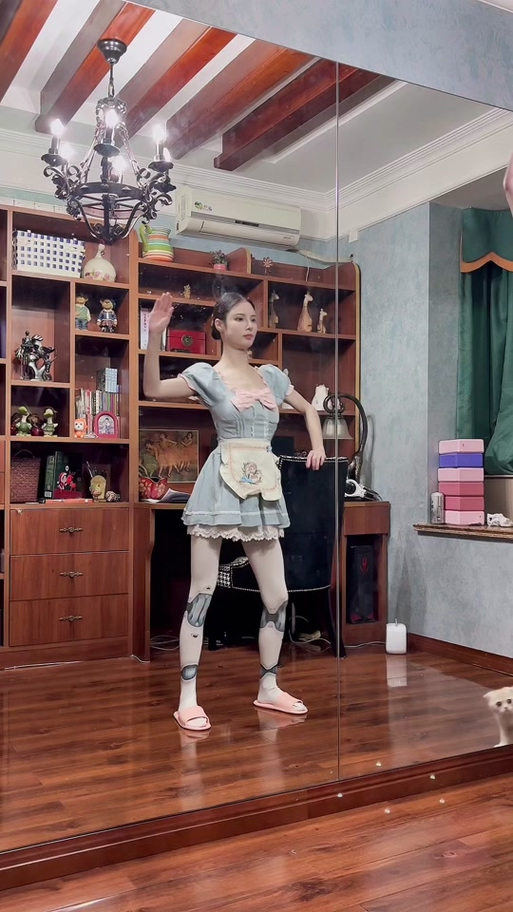 家庭幽默大赛机器人娇娇有多逗趣？-第1张图片-广州国自机器人