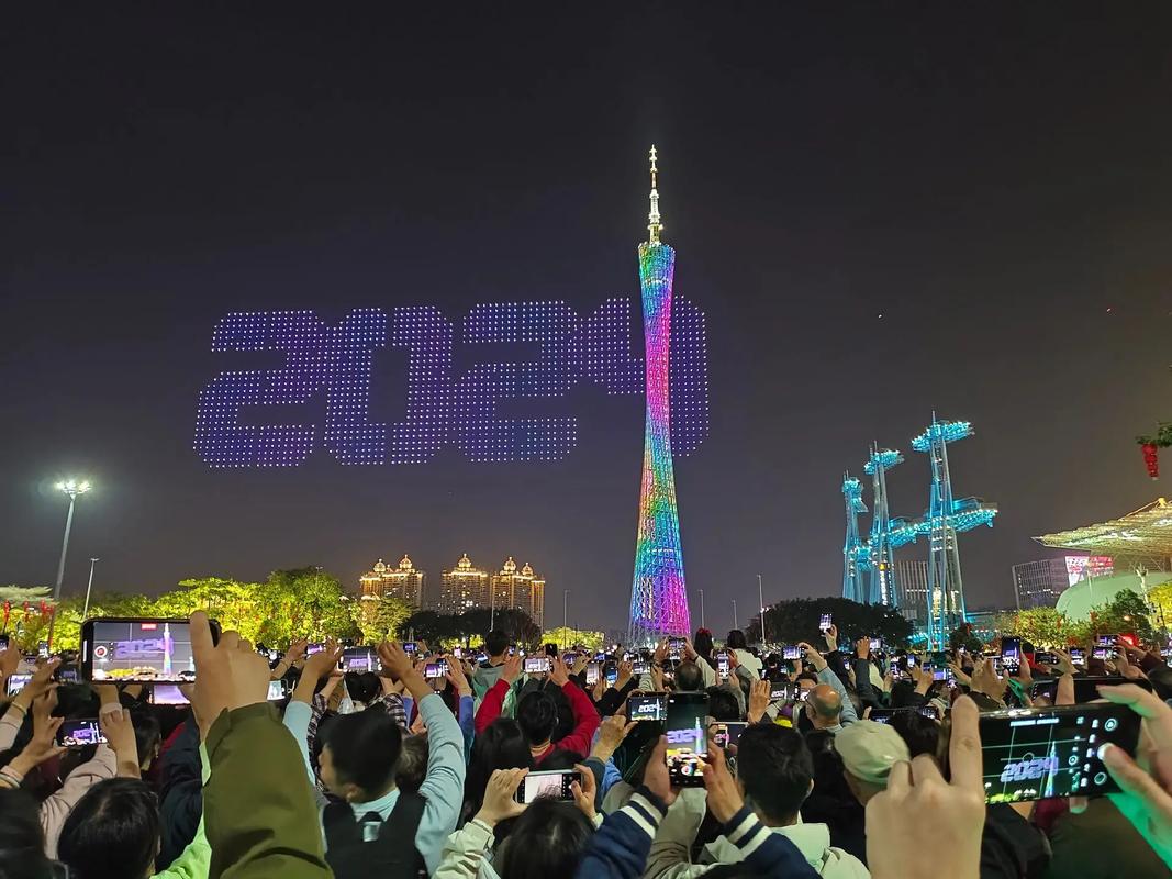 广州无人机LED方阵如何惊艳亮相？-第2张图片-广州国自机器人