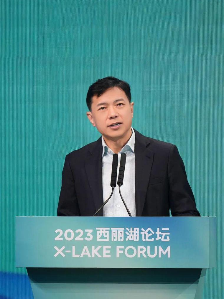 李彦宏在人工智能书籍中透露了哪些洞见？-第3张图片-广州国自机器人