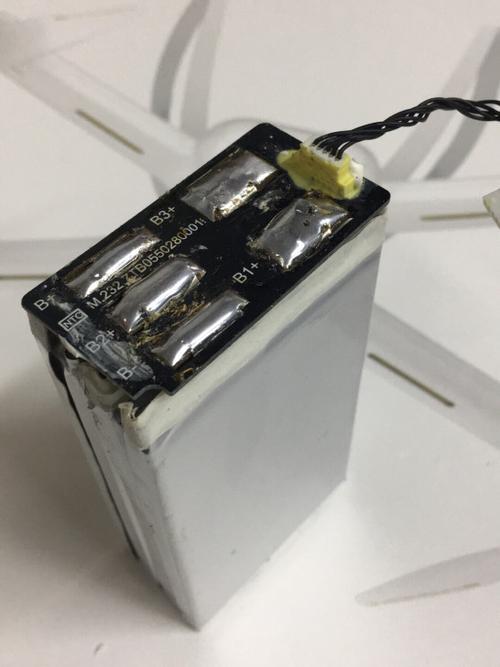 小米无人机电池拆解有何玄机？-第1张图片-广州国自机器人