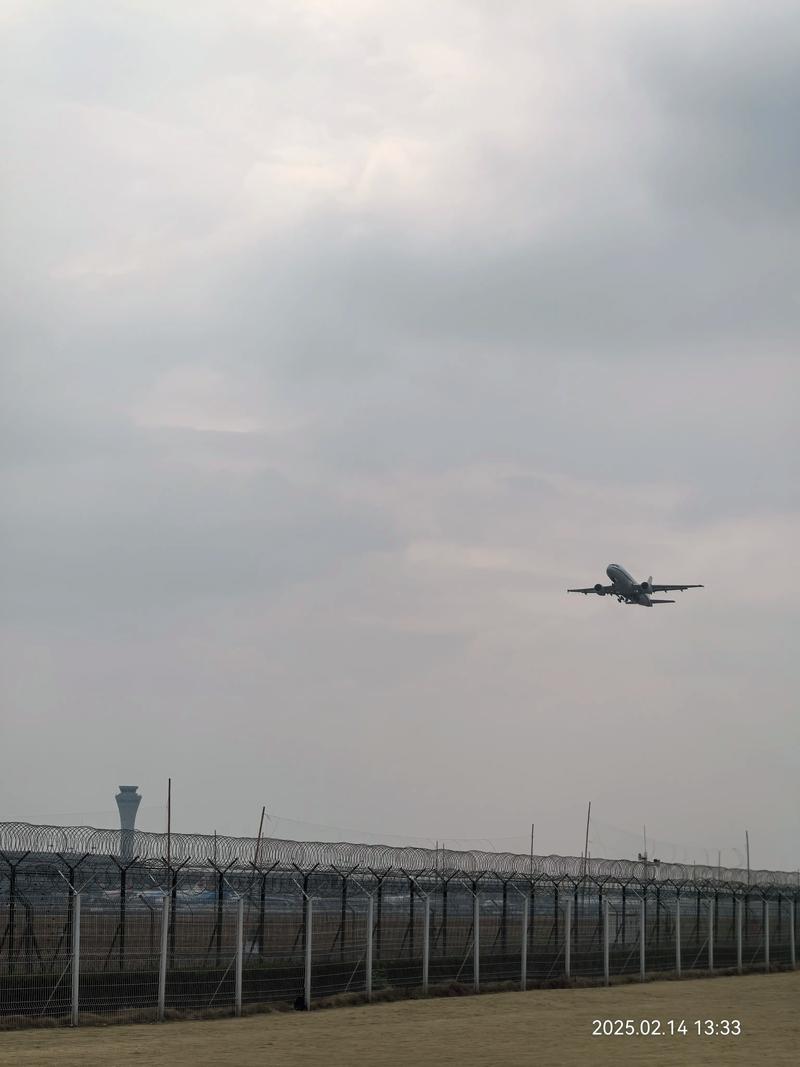 双流机场 无人机 昨天-第1张图片-广州国自机器人