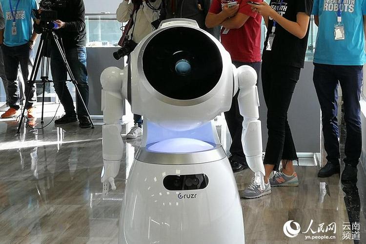 商用机器人Cruzr能解决哪些场景需求？-第1张图片-广州国自机器人