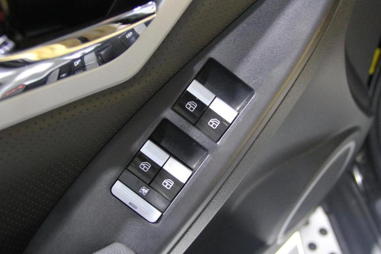 萝卜车载机器人开关怎么用?-第2张图片-广州国自机器人 萝卜车载机器人开关怎么用?-第2张图片-广州国自机器人