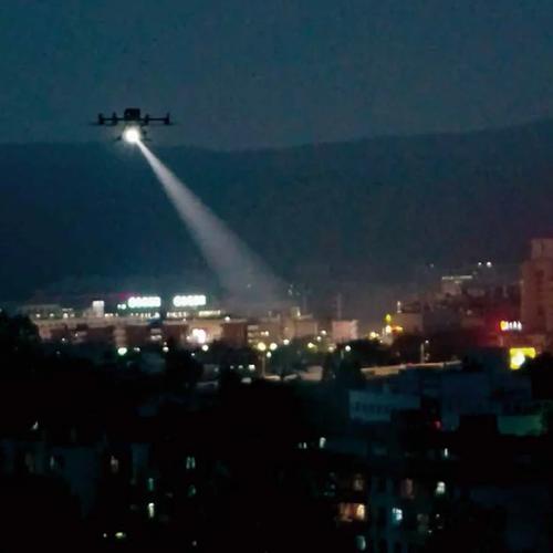 Intel 无人机灯光秀，究竟是如何震撼夜空的？-第1张图片-广州国自机器人