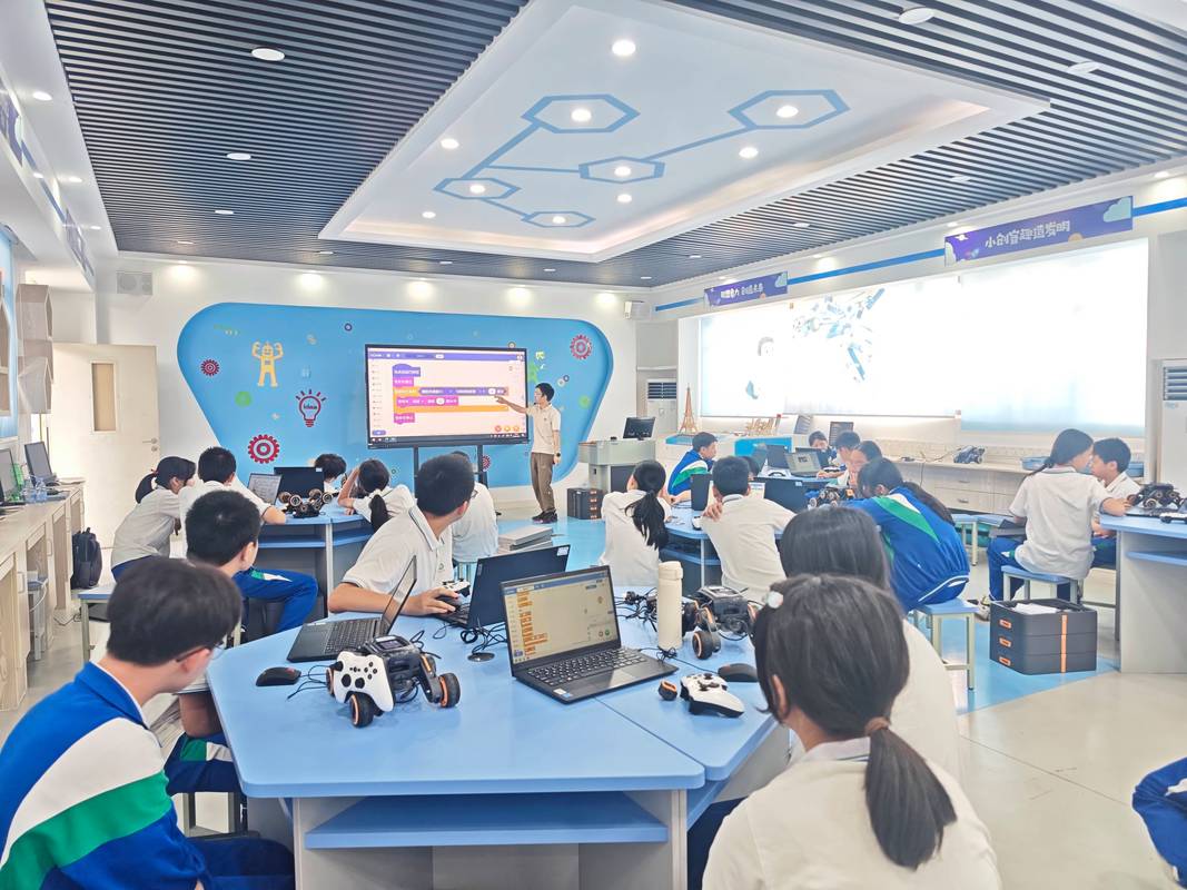 智能机器人如何融入学校教学？-第1张图片-广州国自机器人