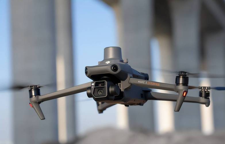 大疆无人机为何能破500米？-第2张图片-广州国自机器人