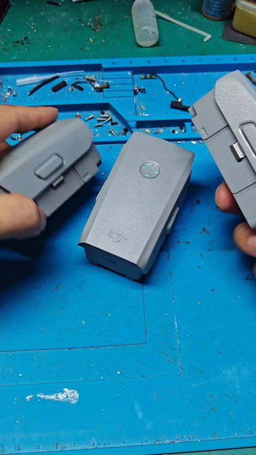 大疆无人机电池充不进电怎么办？-第1张图片-广州国自机器人