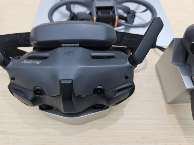 Snap便携折叠无人机，折叠后多小？续航多久？-第3张图片-广州国自机器人