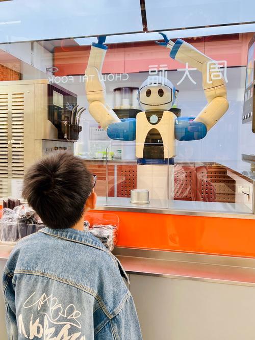 海底捞机器人登陆成都,服务体验如何?-第3张图片-广州国自机器人 海底捞机器人登陆成都,服务体验如何?-第3张图片-广州国自机器人