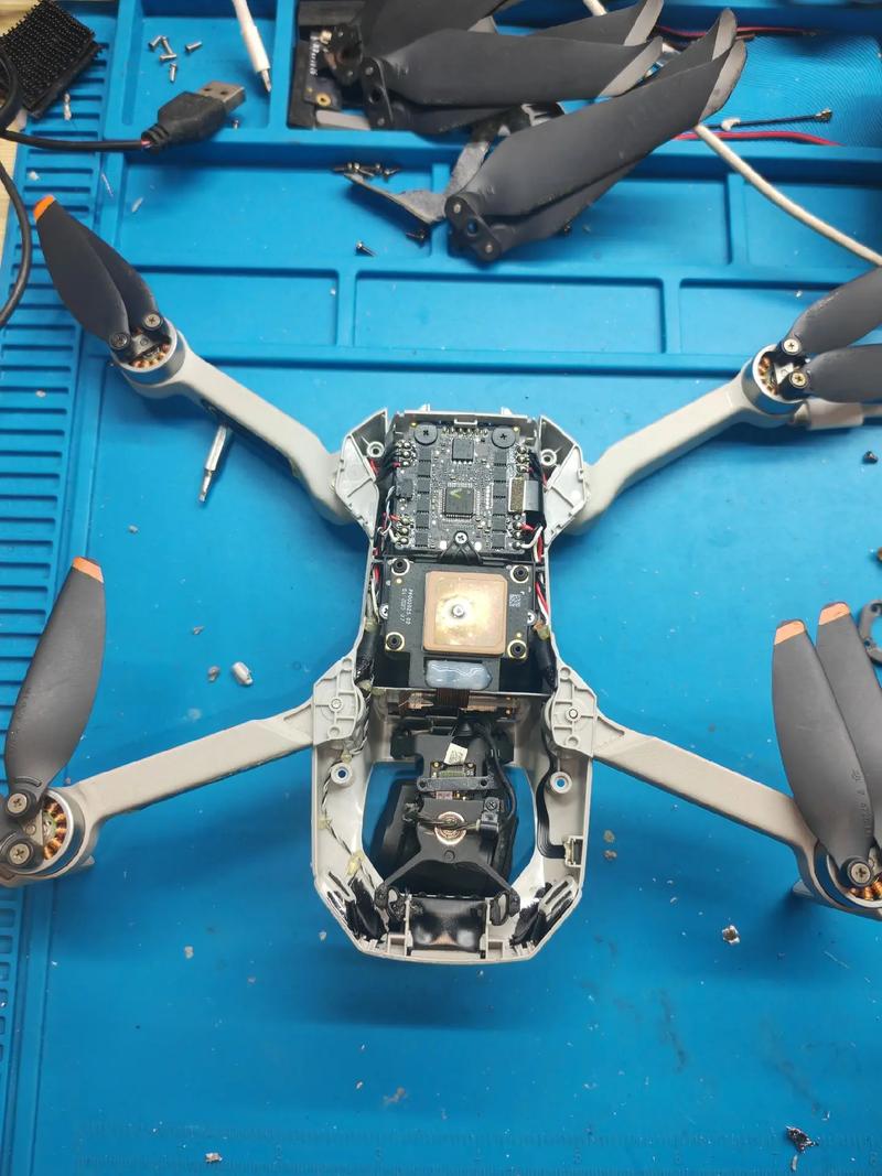 DJI无人机如何安全拆卸螺旋桨?-第2张图片-广州国自机器人 DJI无人机如何安全拆卸螺旋桨?-第2张图片-广州国自机器人