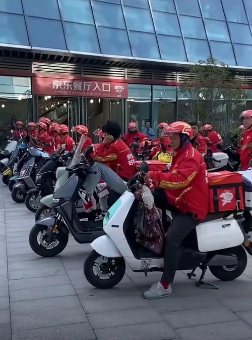 618京东机器人派送,何时到你家?-第1张图片-广州国自机器人 618京东机器人派送,何时到你家?-第1张图片-广州国自机器人