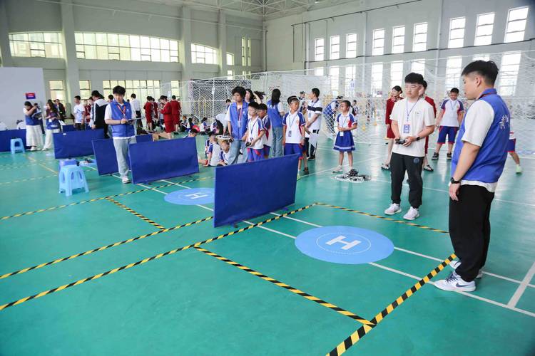 无人机国际比赛青少年有何独特魅力?-第2张图片-广州国自机器人 无人机国际比赛青少年有何独特魅力?-第2张图片-广州国自机器人