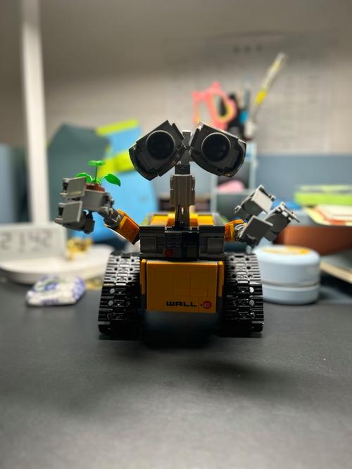 cozmo瓦力机器人，智能伙伴还是玩具？-第2张图片-广州国自机器人