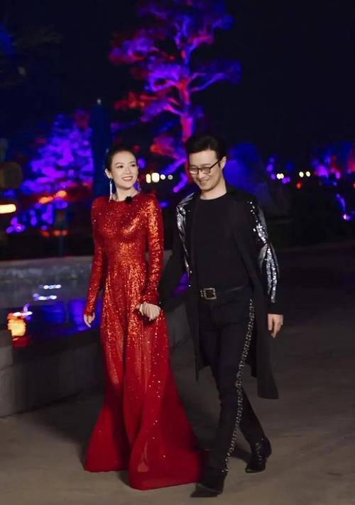 汪峰章子怡无人机告白，是浪漫还是另有深意？-第1张图片-广州国自机器人