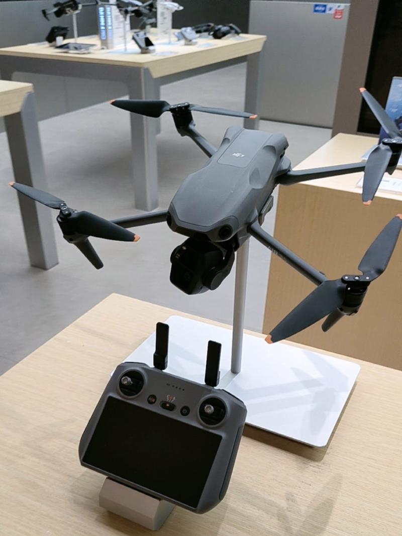 大人玩无人机,哪款最合适?-第2张图片-广州国自机器人 大人玩无人机,哪款最合适?-第2张图片-广州国自机器人