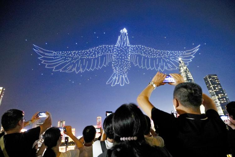 无人机灯光表演，难在哪？-第2张图片-广州国自机器人