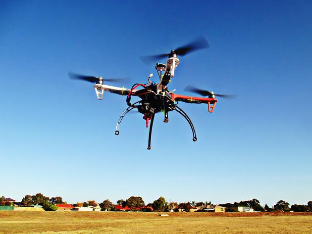 巴黎圣母院救火无人机-第1张图片-广州国自机器人