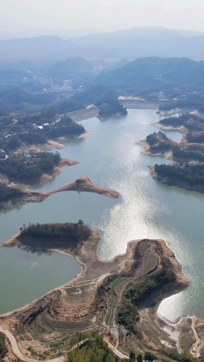 无人机航拍水库有哪些实用技巧？-第1张图片-广州国自机器人