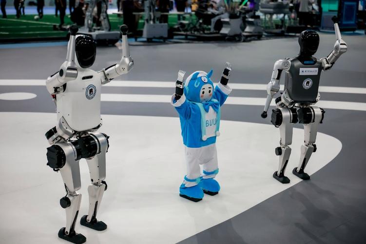 2025人形机器人将如何改变生活？-第2张图片-广州国自机器人