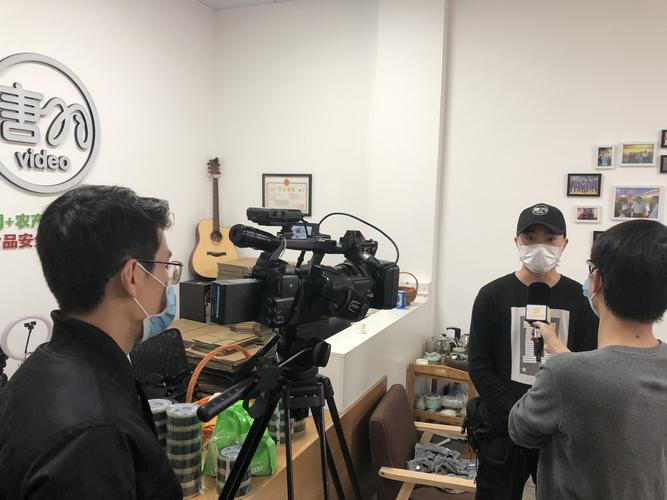 BBC机器人访谈，AI能替代人类主持吗？-第1张图片-广州国自机器人