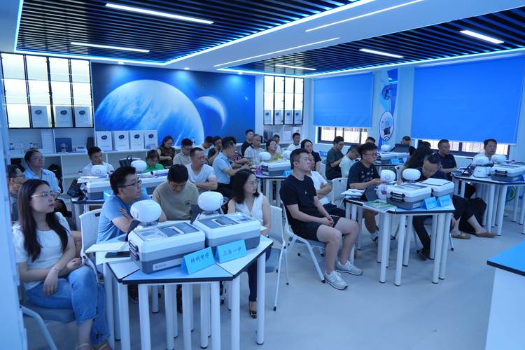 朋友圈 人工智能课程-第2张图片-广州国自机器人