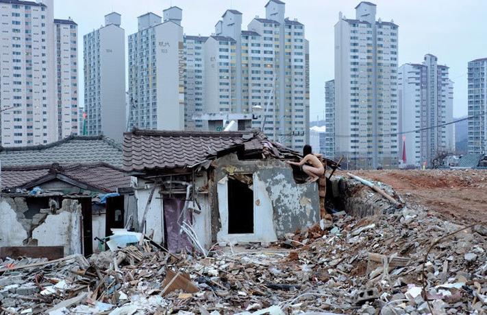 裸居被无人机拍，隐私何处寻？-第3张图片-广州国自机器人