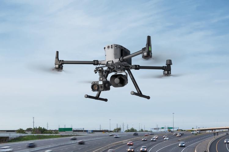 大疆无人机视频表演如何编排震撼画面？-第2张图片-广州国自机器人