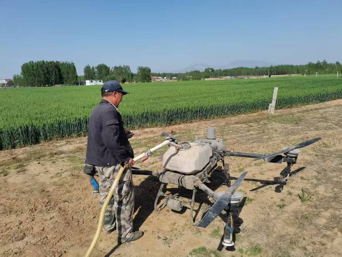 无人机喷农药到底能不能挣钱?-第2张图片-广州国自机器人 无人机喷农药到底能不能挣钱?-第2张图片-广州国自机器人