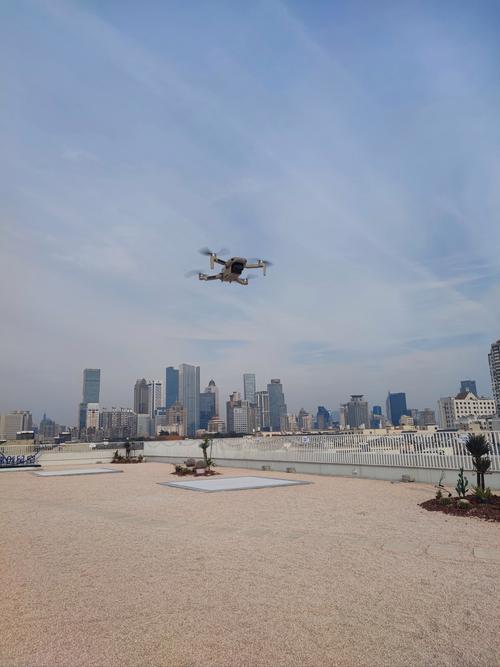 无人机航拍300米左右能拍多广?-第1张图片-广州国自机器人 无人机航拍300米左右能拍多广?-第1张图片-广州国自机器人