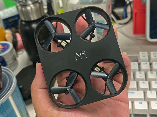 超牛迷你自拍无人机,到底有多牛?-第1张图片-广州国自机器人 超牛迷你自拍无人机,到底有多牛?-第1张图片-广州国自机器人