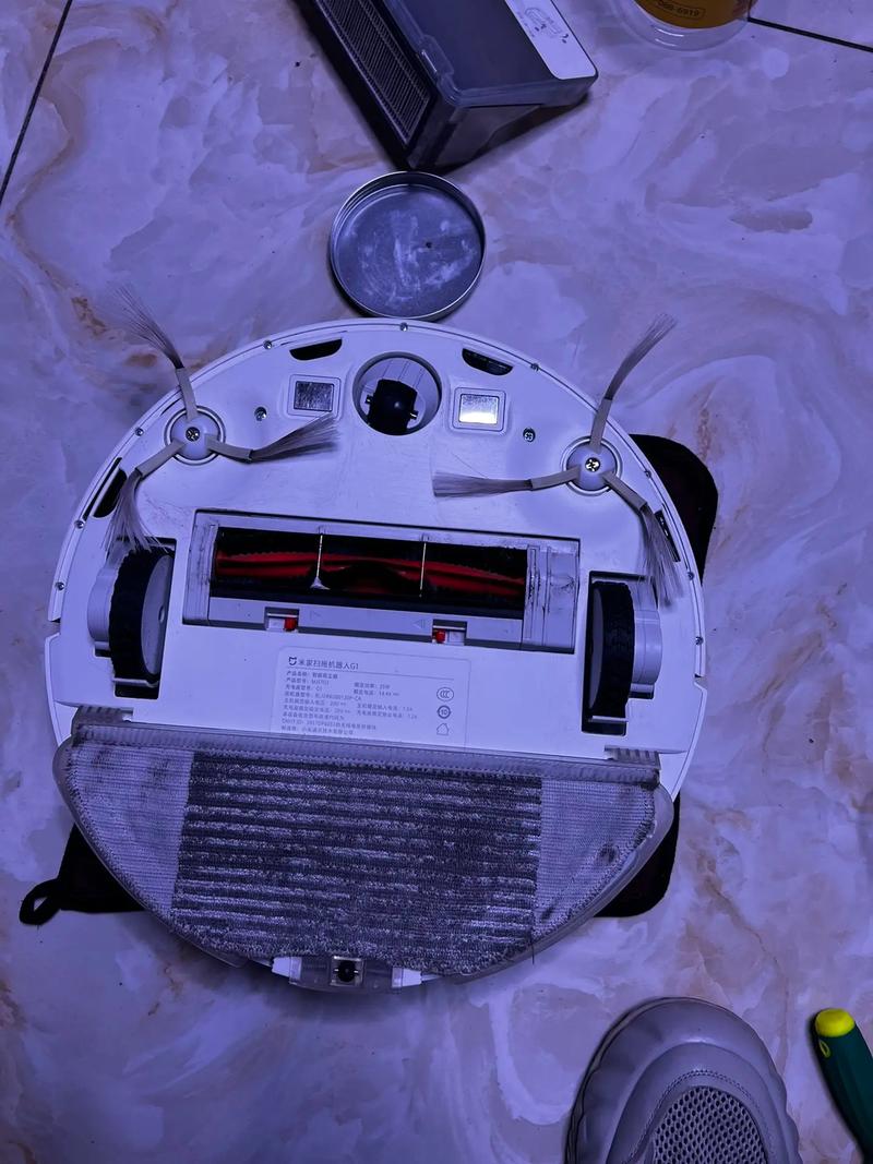 小米扫地机器人扫到水会怎样？-第3张图片-广州国自机器人