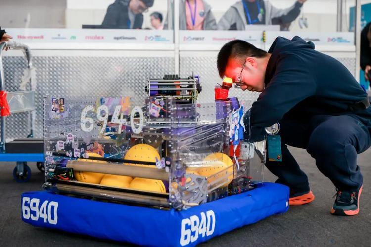 华东师范大学机器人有何研究特色？-第2张图片-广州国自机器人