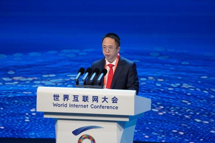 周鸿祎，AI安全如何守护数字时代？-第2张图片-广州国自机器人