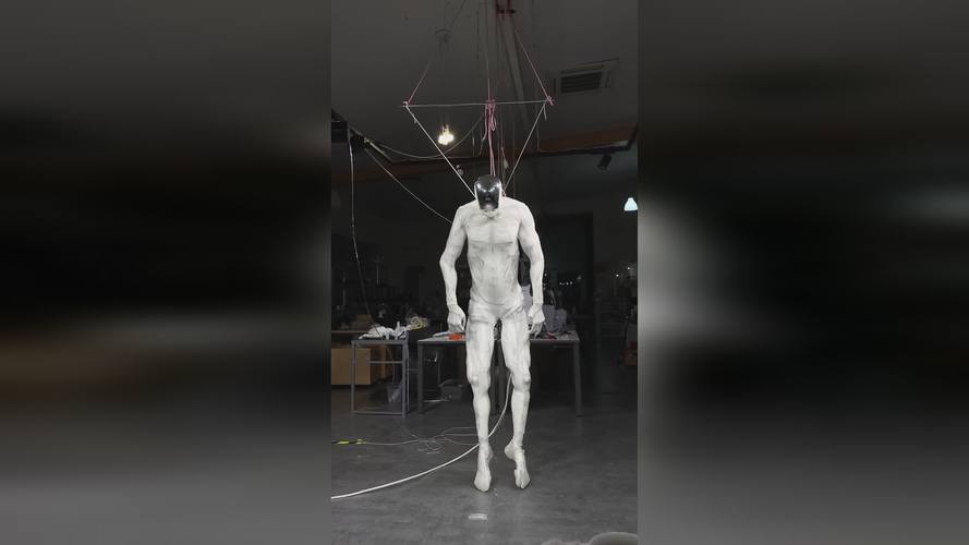 无人机扮幽灵吓路人,是恶作剧还是违法行为?-第1张图片-广州国自机器人 无人机扮幽灵吓路人,是恶作剧还是违法行为?-第1张图片-广州国自机器人