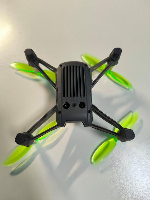 便宜的无人机为何难操控？-第3张图片-广州国自机器人