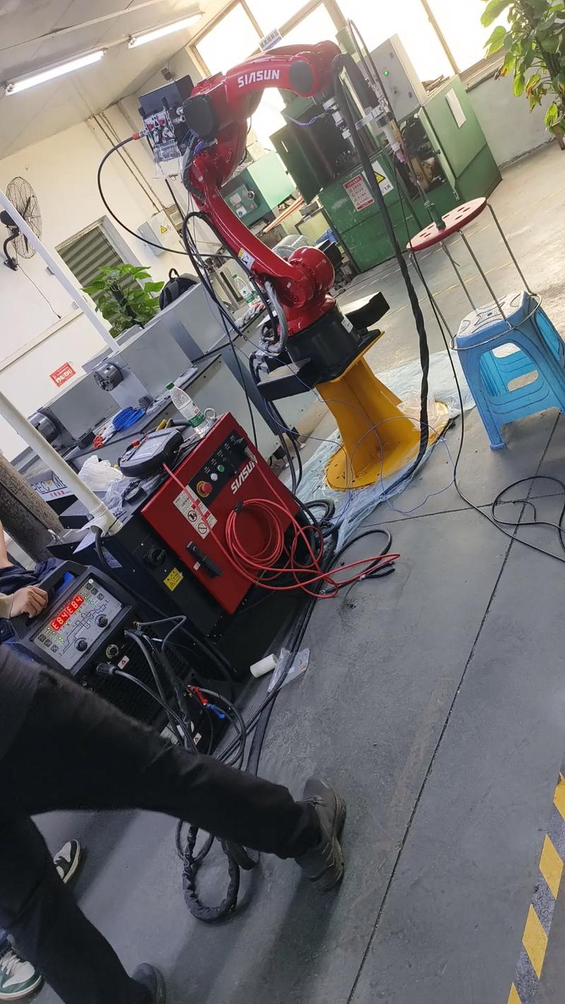 焊接机器人焊丝怎么换-第2张图片-广州国自机器人