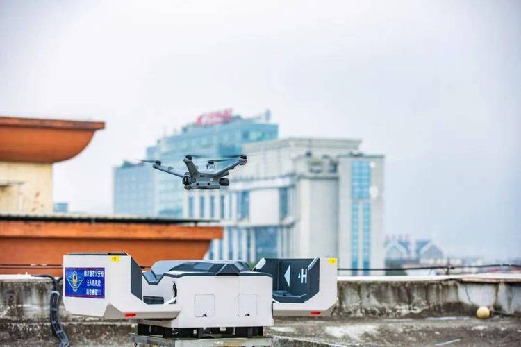 北京首都机场为何频发无人机干扰事件？-第1张图片-广州国自机器人