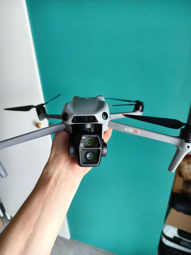 大疆Air无人机能负重多少公斤？-第2张图片-广州国自机器人