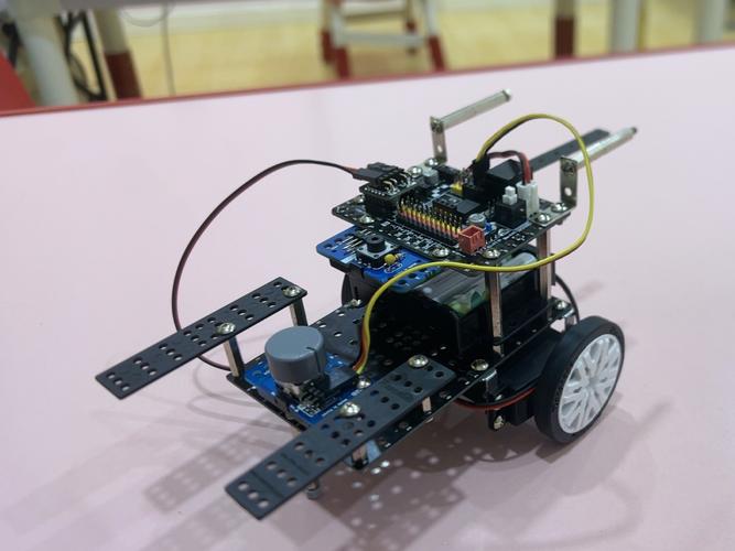 科学风暴2教育机器人如何改变学习方式？-第2张图片-广州国自机器人